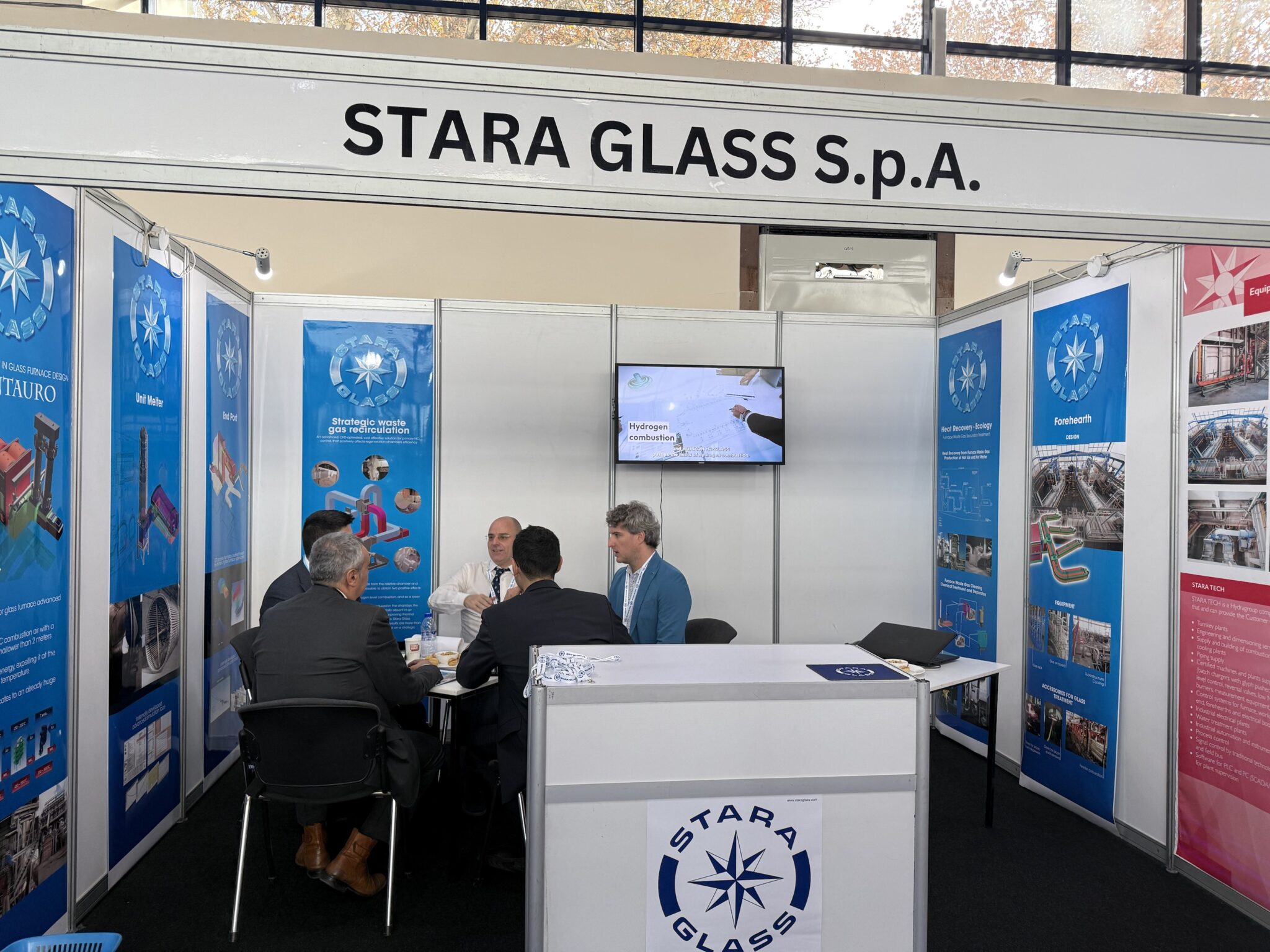 UzGlass exhibition photo 6